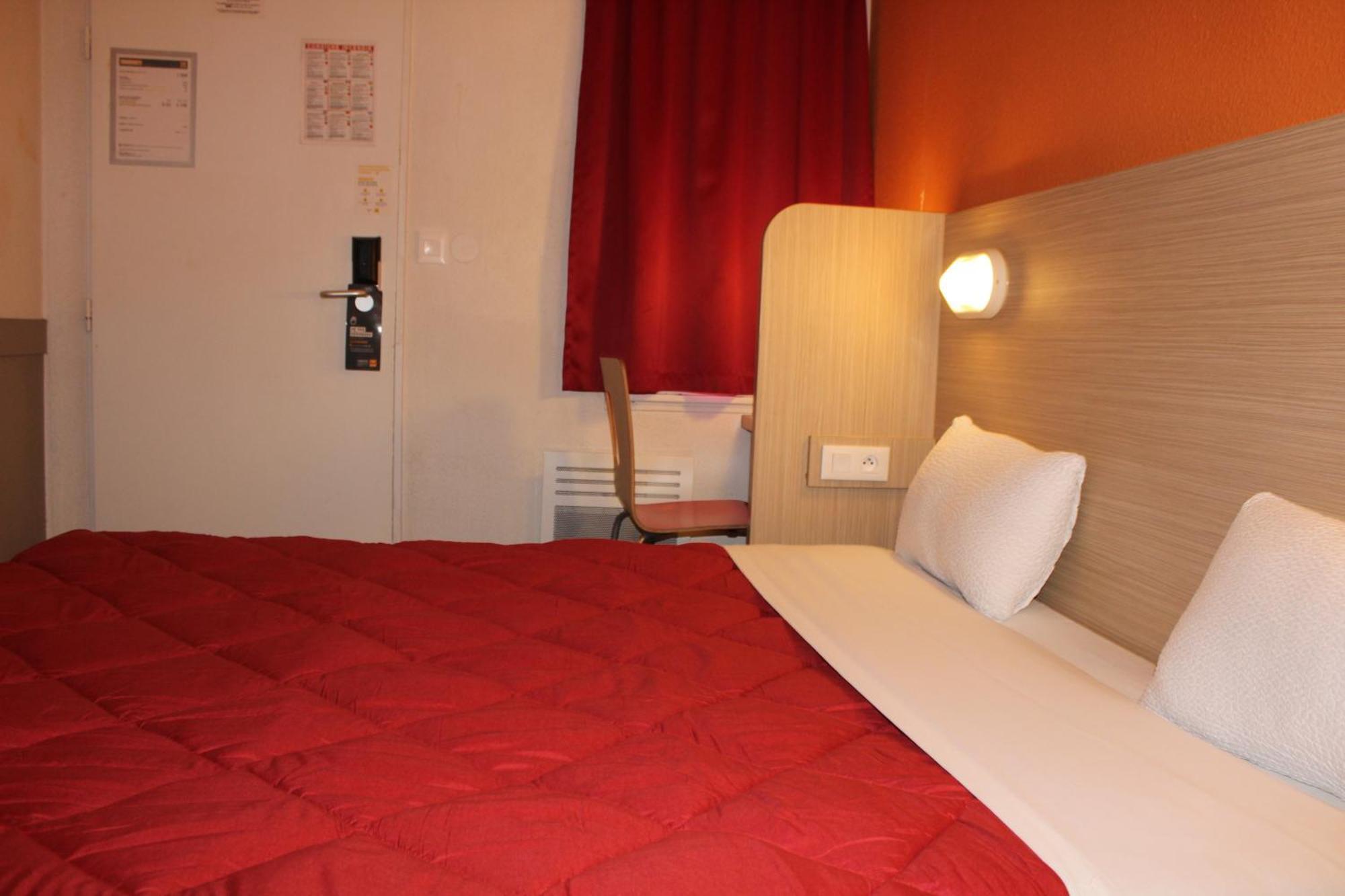 Premiere Classe St Quentin En Yvelines Elancourt Trappes Buitenkant foto