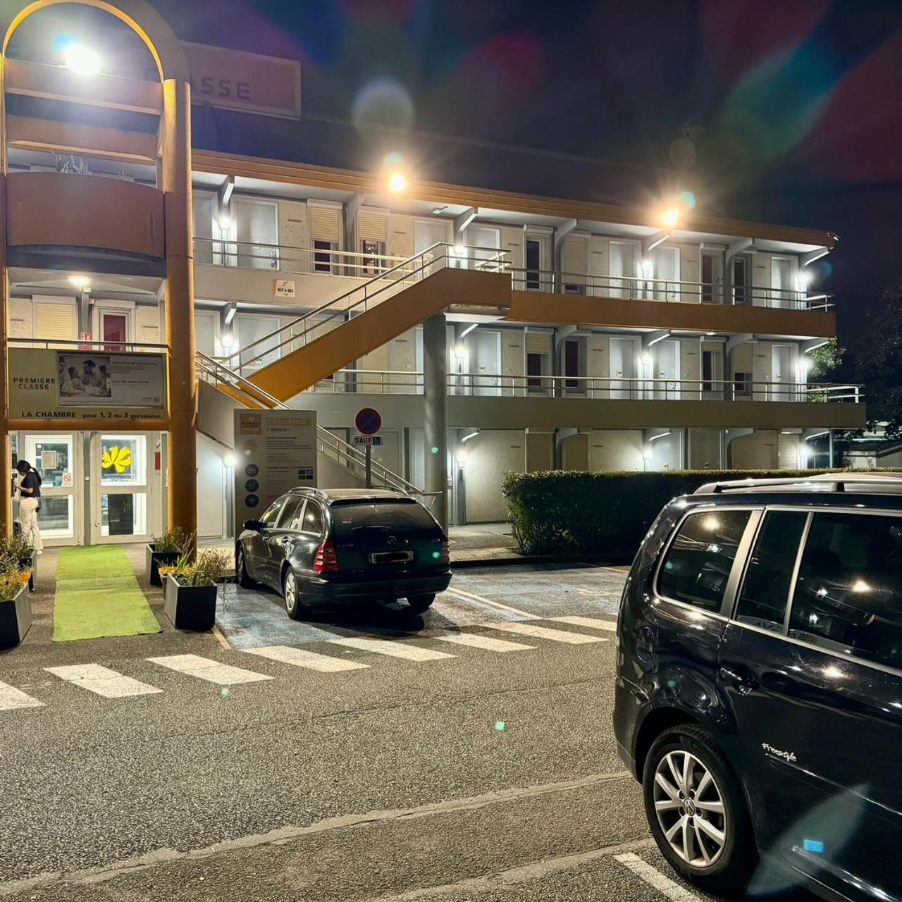 Premiere Classe St Quentin En Yvelines Elancourt Trappes Buitenkant foto